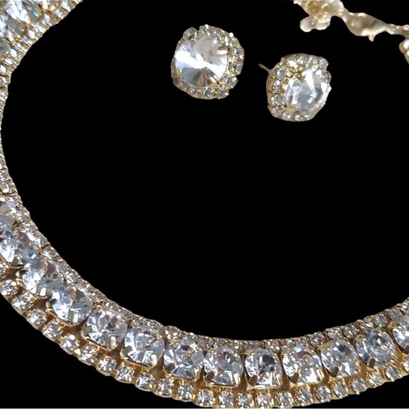 MAGNIFICENT VINTAGE AND MODERN ELEGANT STUNNER SET 🔥🔥🔥🔥 - Picture 6 of 6